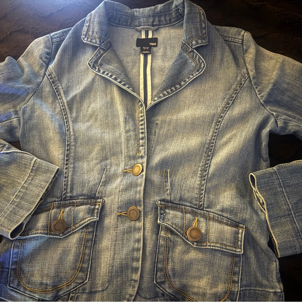H&M Women's Light Blue Jean Jacket